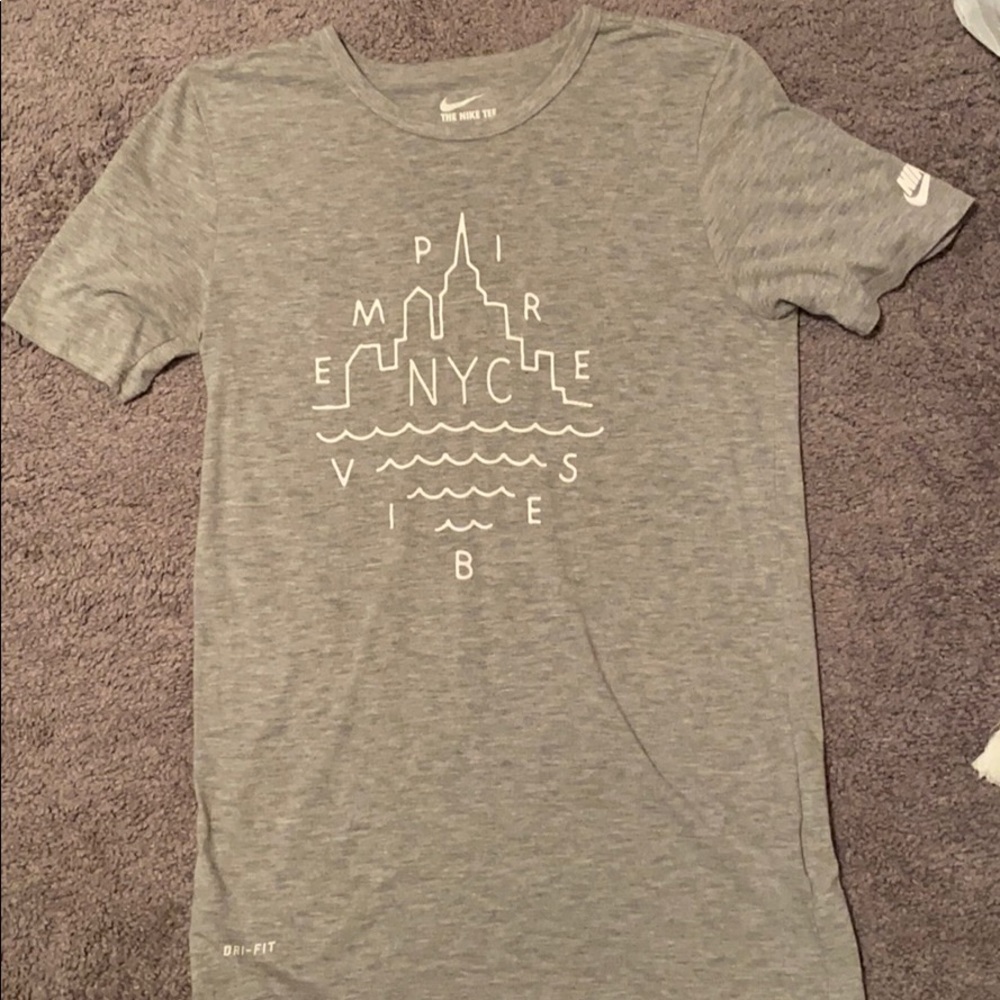 Men’s Nike Shirt